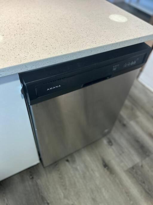 דטרויט Modern Loft!/Free Parking/Long Stay Friendly! מראה חיצוני תמונה