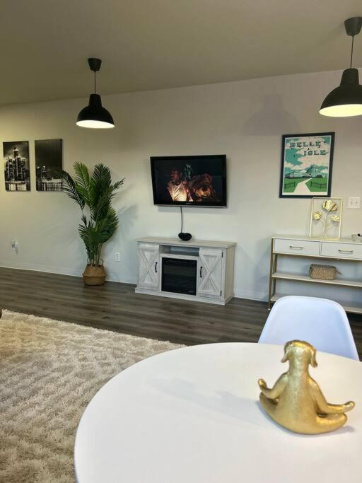 דטרויט Modern Loft!/Free Parking/Long Stay Friendly! מראה חיצוני תמונה